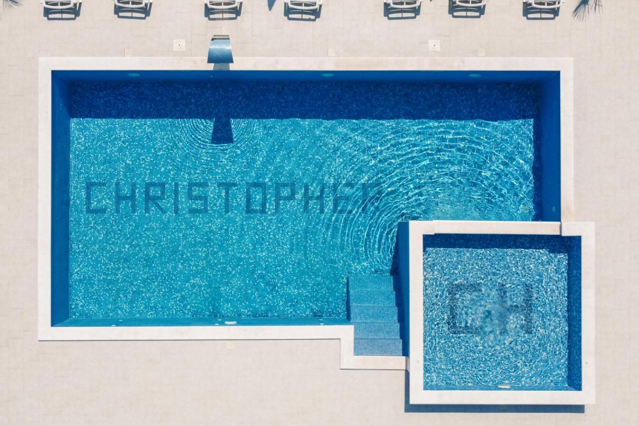 Christopher'S Apartments 울친 외부 사진