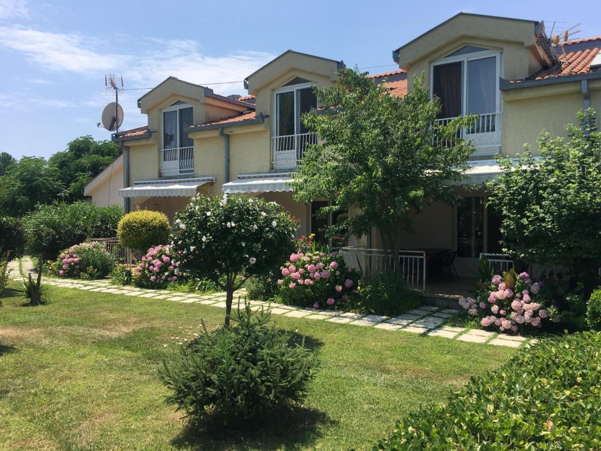 Christopher'S Apartments 울친 외부 사진