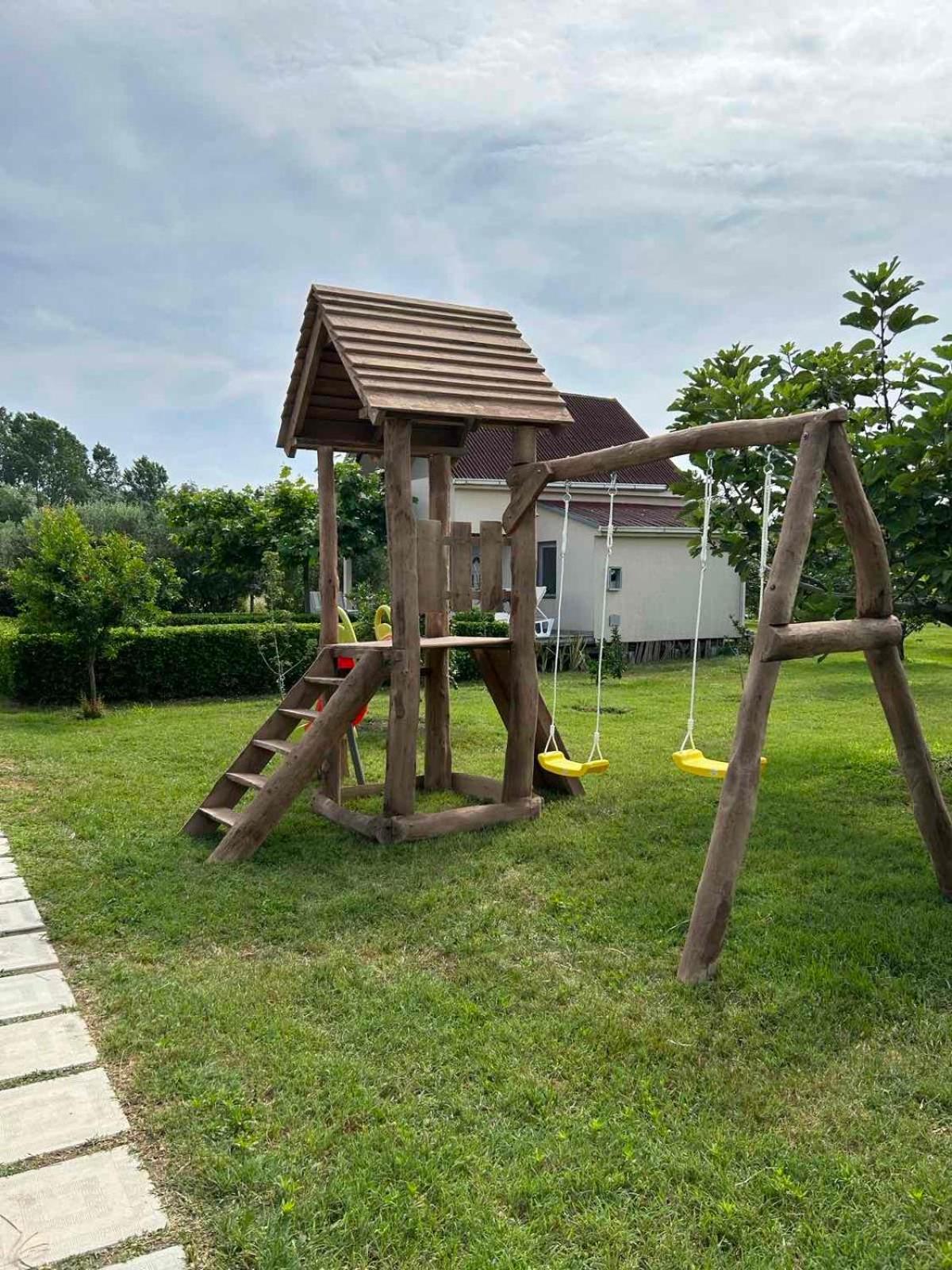 Christopher'S Apartments 울친 외부 사진